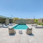 Pop - A Family-friendly Ambience By The Sea