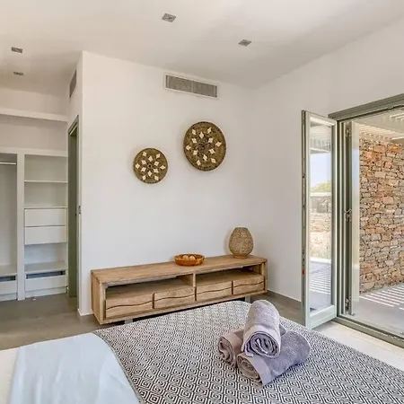 Vila Xifara - Seafront Santa Maria (Paros)